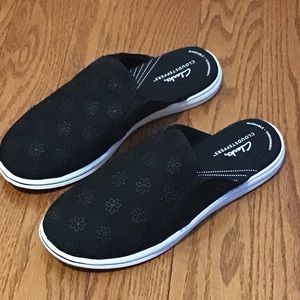 Clarks Cloudstepper Breeze Shore Black Slip On Mules size 9.5